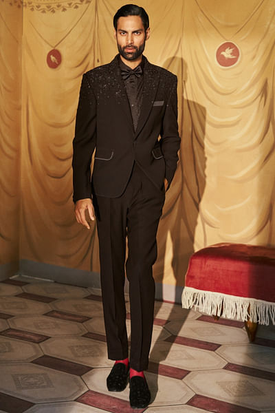 Black bee embroidered tuxedo set