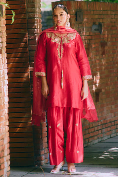MIRASA Red embroidered short kurta-farshi salwar set MIRAJUN26D147245
