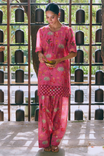 MIRASA Pink floral print woven checks kurta set MIRAJUN26D147250