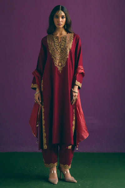 Maroon embroidered phiran kurta set