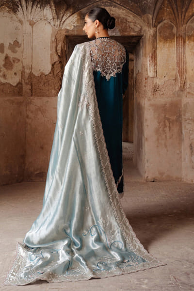 Aneeka Ruknuddin Blue thread embroidered kurta set ANEEAUG26D152568