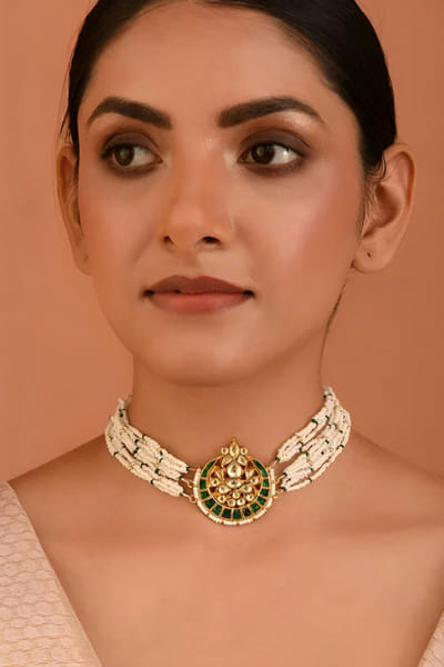 Green pearl embellished choker