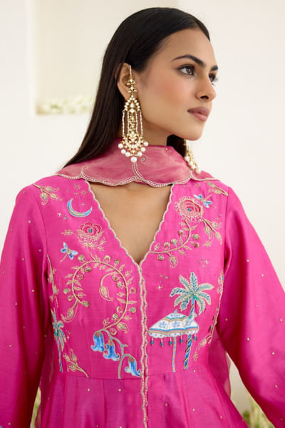 Golden kundan earrings