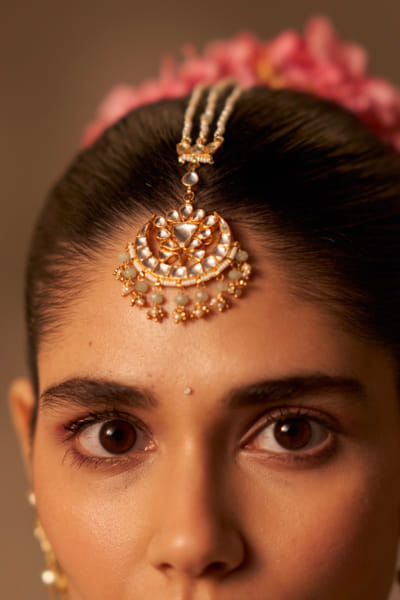 Golden kundan polki embellished maangtikka