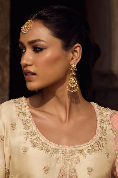 Gold and pink kundan earrings