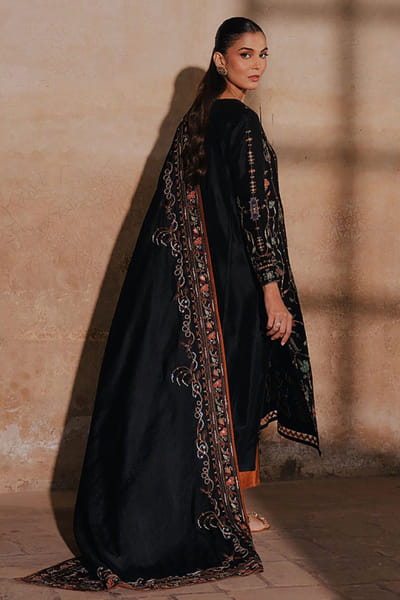Aneeka Ruknuddin Black floral hand-embroidered kurta set ANEEJUL26D148982