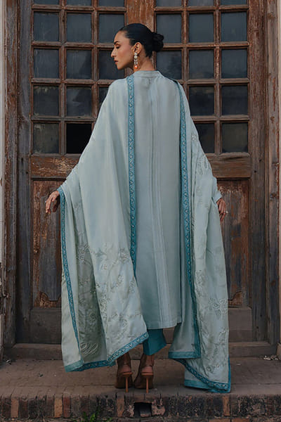 Aneeka Ruknuddin Light blue aari embroidered kurta set ANEEJUL26D148981