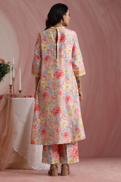 Moh India Off-white floral printed kurta set MOHIAUG26D151490