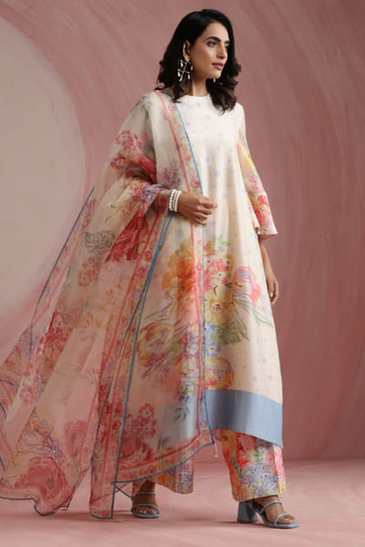 Moh India Ivory floral printed kurta set MOHIAUG26D151484