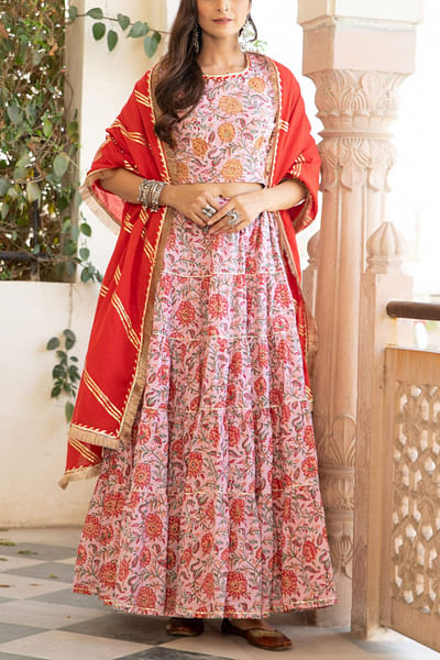 Pink floral kurta skirt set