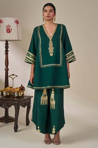 Masaba Green embroidered foil printed kurta set MASAAUG26D151221