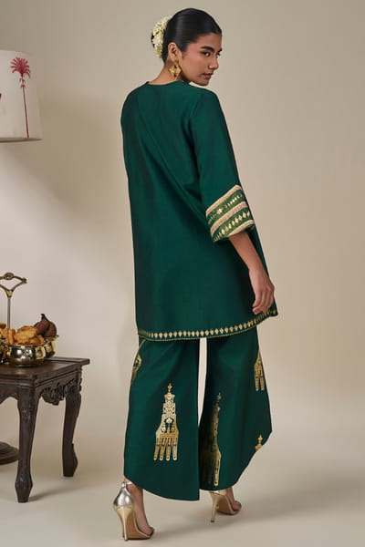 Masaba Green embroidered foil printed kurta set MASAAUG26D151221
