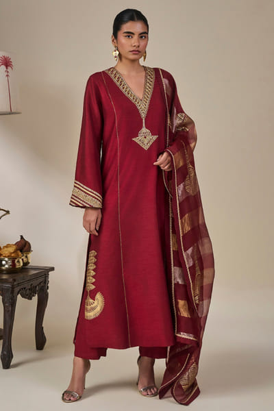 Masaba Maroon embroidered foil print kurta set MASAAUG26D151214
