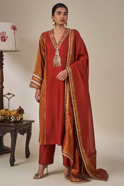 Masaba Rust-orange embroidered foil print kurta set MASAAUG26D151215