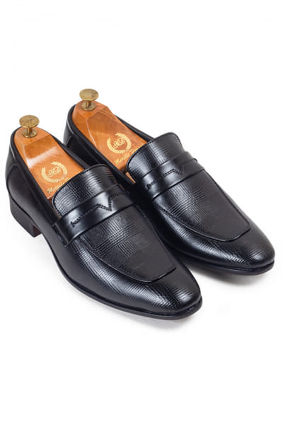 Modello Domani Black textured Italian slip-on MDOJAN2302
