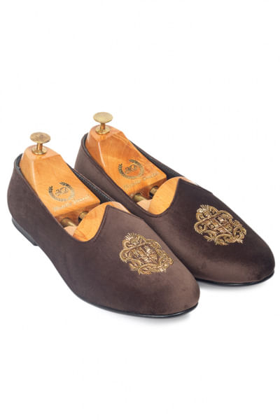 Brown velvet embroidered slip ons