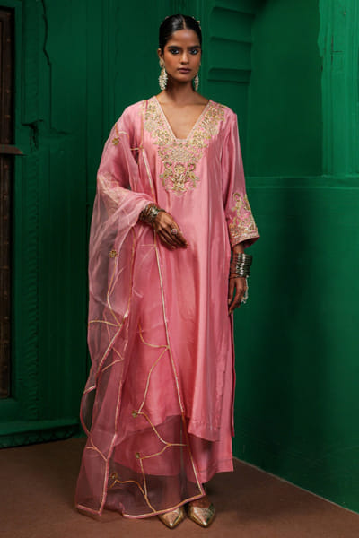 Charu Makkar Rose pink aari embroidered kurta set CHARJUL26D149436
