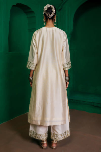 Charu Makkar Pearl white applique kurta set CHARJUL26D149461