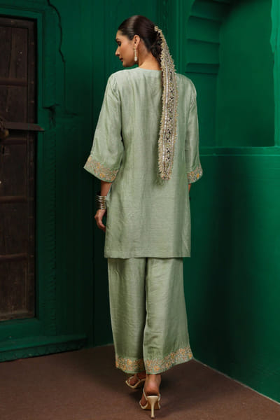 Charu Makkar Sage green aari embroidery kurta set CHARJUL26D149465
