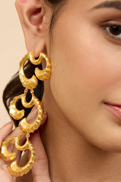 Gold coral wave danglers