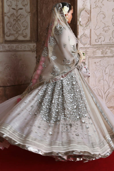 Hussain Rehar Ivory embroidered pishwas lehenga set HUSAUG25D132519
