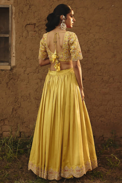 Rashika Mittal Yellow floral embroidered dupatta RASHJUN26D146602