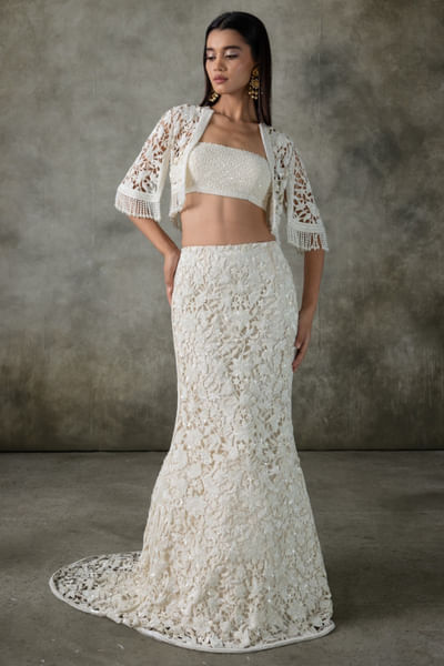 White embroidered skirt set