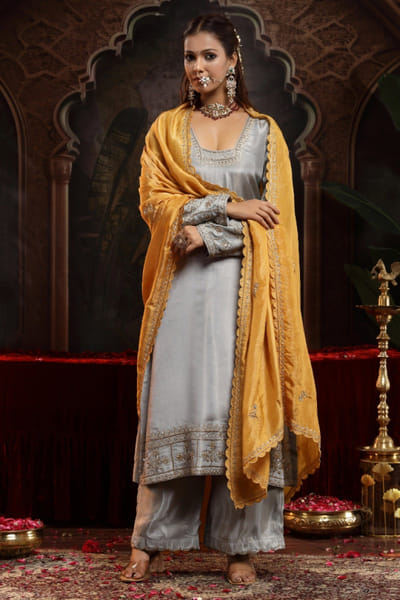 Miku Kumar Grey zardozi embroidered kurta set MIKJUN25D129154