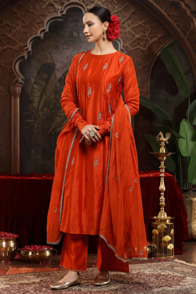 Miku Kumar Orange embroidered kurta set MIKJUN25D129155