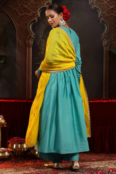 Miku Kumar Ferozi hand embroidered kurta set MIKJUN25D129158