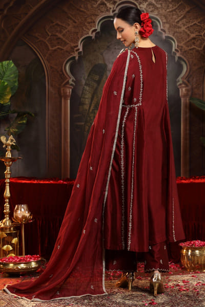 Miku Kumar Maroon hand embroidered kurta set MIKJUN25D129162