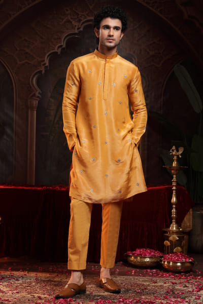 Miku Kumar Yellow hand embroidery kurta set MIKJUN25D129168