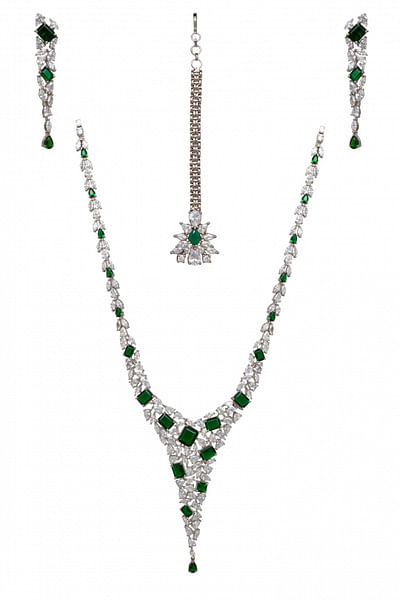 Emerald studded necklace set