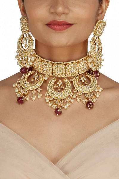 Kundan embellished necklace set