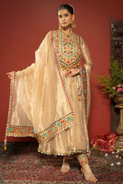 JIVIVA BY Jigvijay & Varsha Gold embroidered patchwork motif anarkali set JIVIJUN26D148368