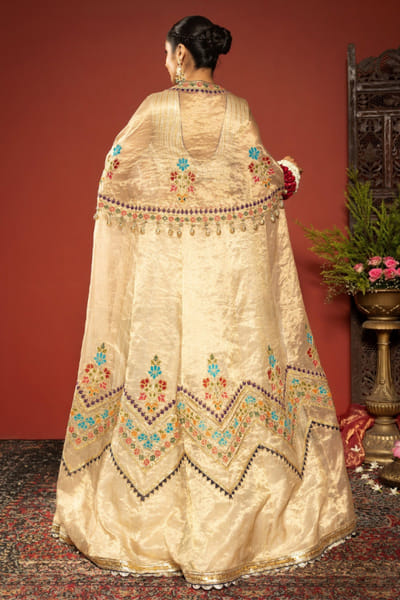 JIVIVA BY Jigvijay & Varsha Off-white hand embroidered lehenga-cape set JIVIJUN26D148367