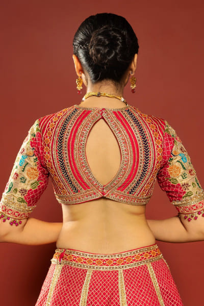 JIVIVA BY Jigvijay & Varsha Red-pink emboidered patch textured lehenga set JIVIJUN26D148361