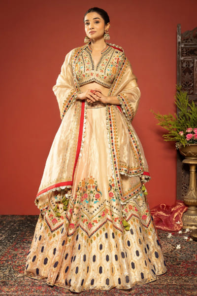 JIVIVA BY Jigvijay & Varsha Gold embroidered lehenga set JIVIJUN26D148364