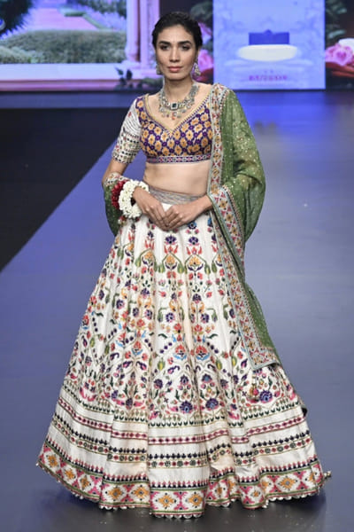 JIVIVA BY Jigvijay & Varsha Ivory-green printed embroidered lehenga set JIVIJUN26D148366