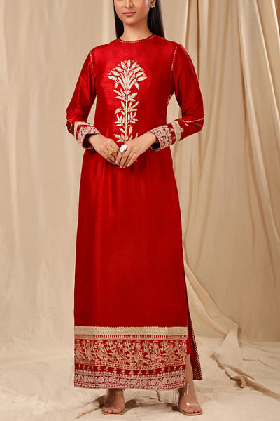 Red embellished long kurta set