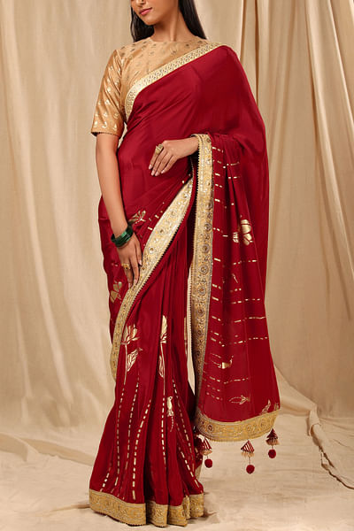 Maroon foil print sari set