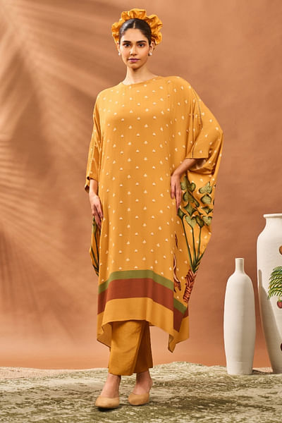 Yellow squirrel and spade printed tunic set