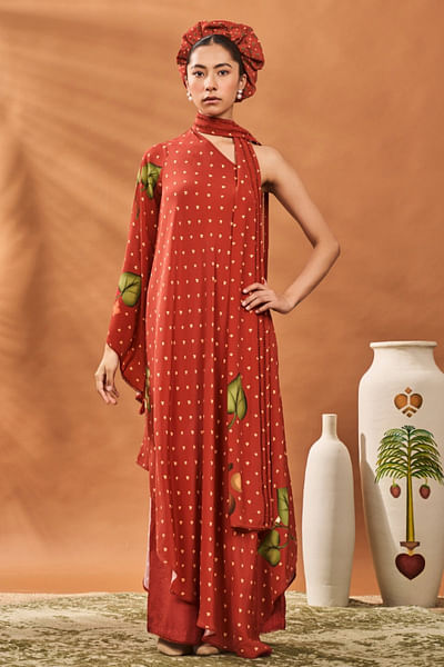 Red spade and leaf print asymmetric tunic set