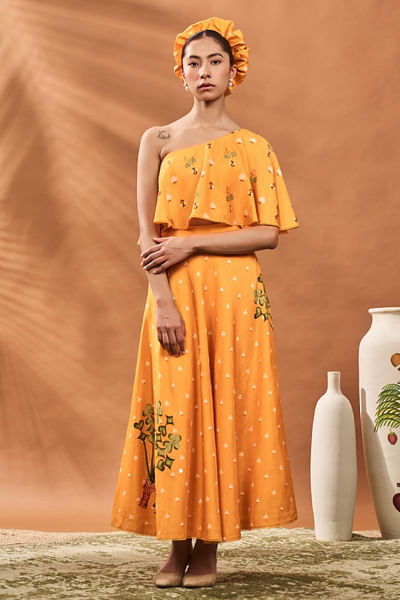 Yellow club and spade printed skirt set