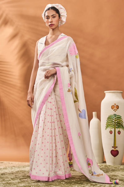 Ivory club and spade print appliqued sari set