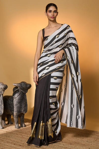 Black stripe sari set