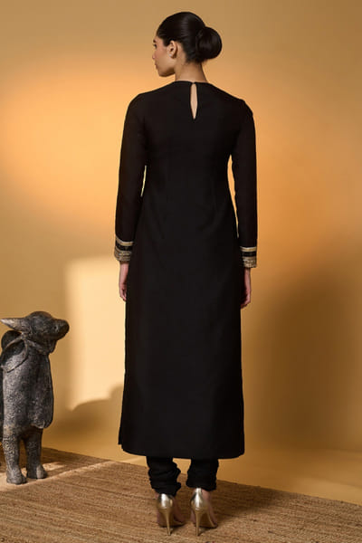 Masaba Black embroidered raw silk kurta set MASFEB26D239442
