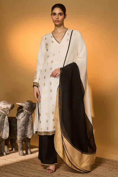 Masaba Ivory foil printed raw silk kurta set MASFEB26D239430