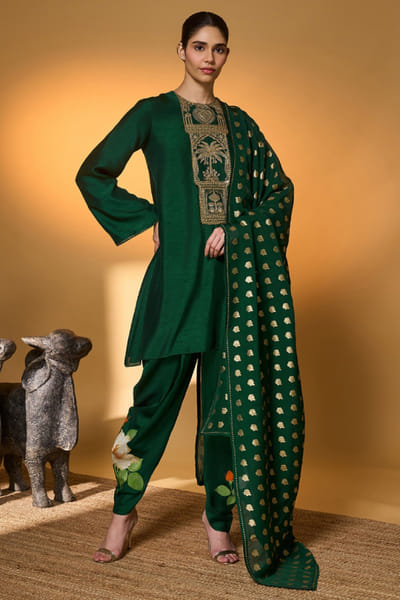 Masaba Green embroidered raw silk kurta set MASFEB26D239438
