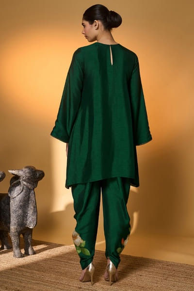 Masaba Green embroidered raw silk kurta set MASFEB26D239438